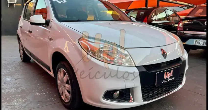 Renault Sandero EXP1016V - Branca - 2012/2013