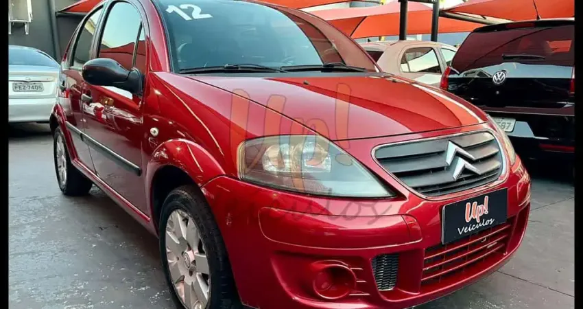 Citroën C3 GLX 1.4/ GLX Sonora 1.4 Flex 8V 5p  - Vermelha - 2011/2012