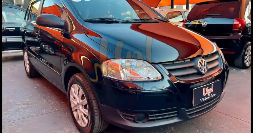 Volkswagen SpaceFox 1.6/ 1.6 Trend Total Flex 8V 5p  - Preta - 2008/2009
