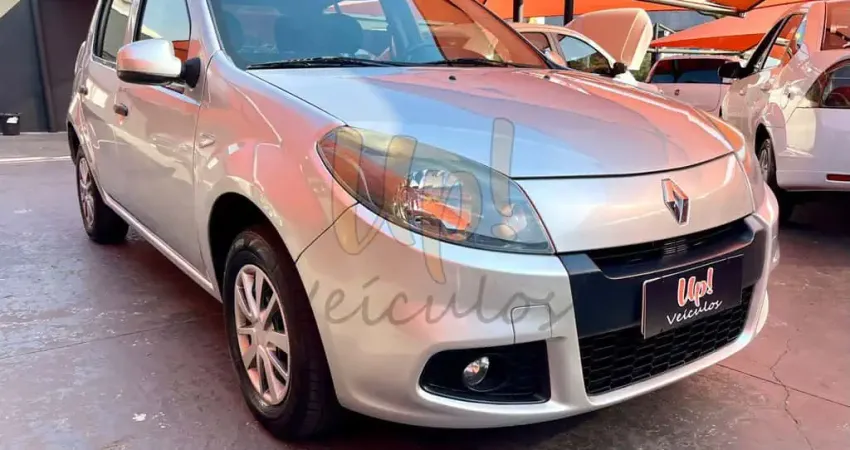 Renault Sandero EXP1016V - Prata - 2013/2014