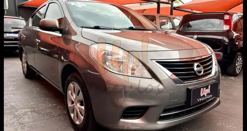 Nissan Versa 16SV Flex - Cinza - 2013/2014