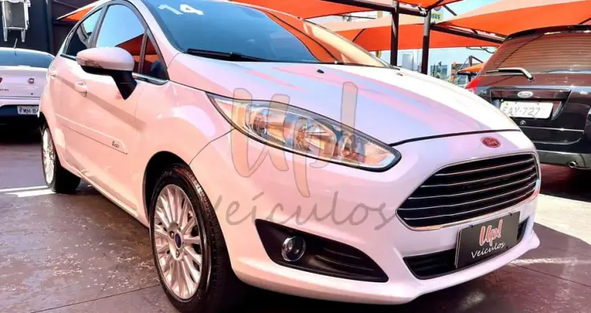Ford Fiesta Titanium Automatico - Branca - 2014/2014