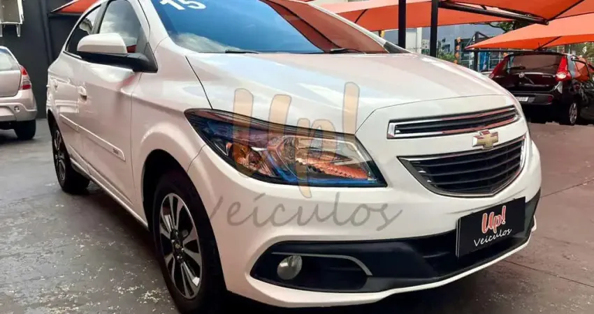 Chevrolet Onix 1.4 MPFI LTZ 8V 4P - Branca - 2015/2015