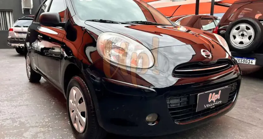 Nissan March 1.0 16V 4P FLEX - Preta - 2012/2013