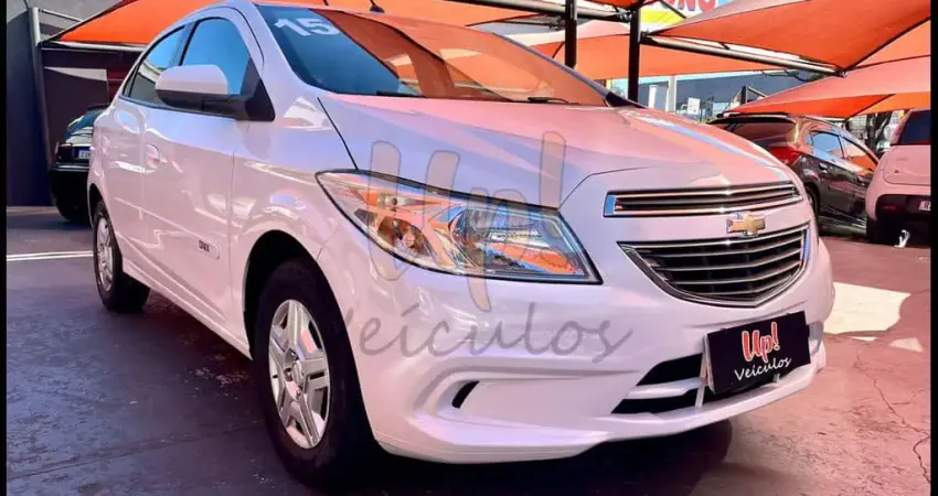 Chevrolet Onix 1.0 4P FLEX LT - Branca - 2014/2015