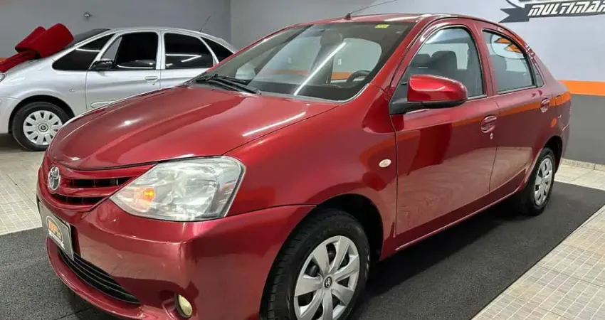 Toyota Etios SD X - Vermelha - 2014/2014