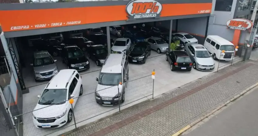 Volkswagen Fox ITREND - Vermelha - 2013/2014