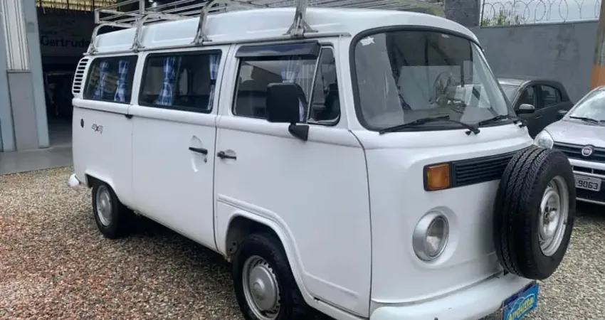 VOLKSWAGEN Kombi 1.4 FLEX STD 9 LUGARES