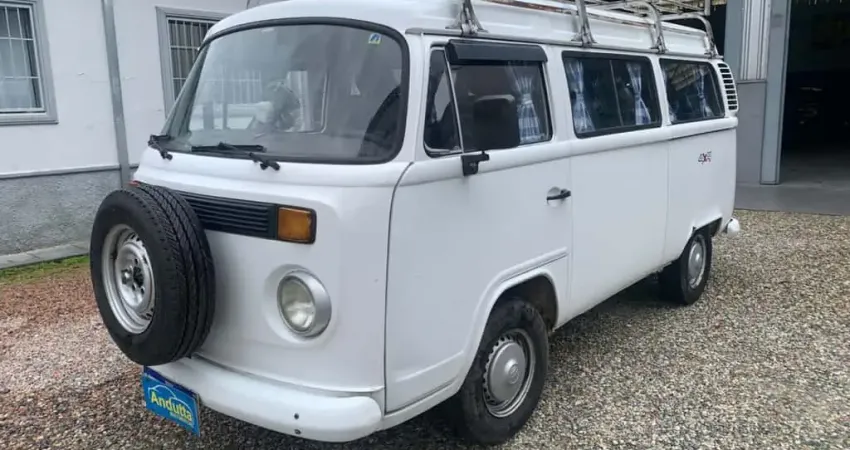 VOLKSWAGEN Kombi 1.6 STD 9 LUGARES