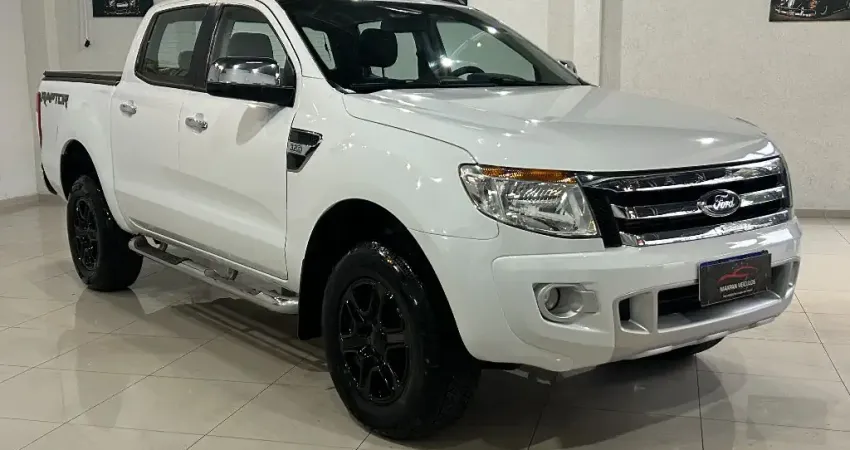 RANGER XLT 3.2 4X4 CAMBIO MANUAL 2014 *** SUPER CONSERVADA