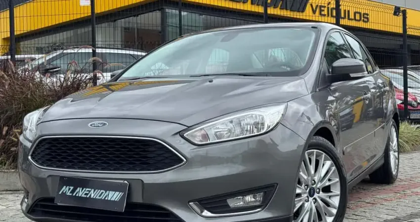 Ford Focus Fastback SE/SE PLUS 2.0 Flex Aut. - Cinza - 2017/2018