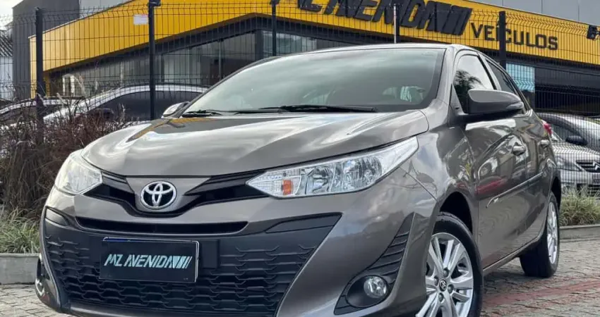 Toyota Yaris XL 1.3 Flex 16V 5p Aut.  - Cinza - 2019/2019
