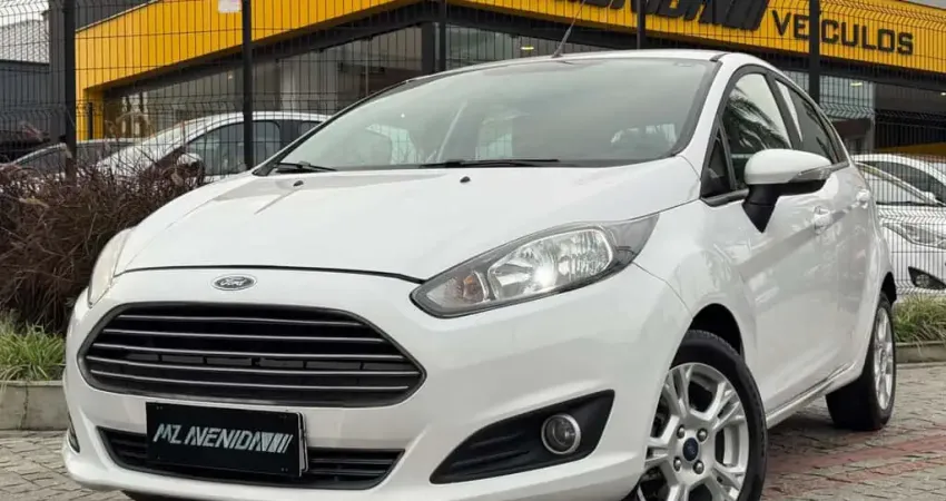 Ford Fiesta SEL 1.6 16V Flex Mec. 5p  - Branca - 2016/2017