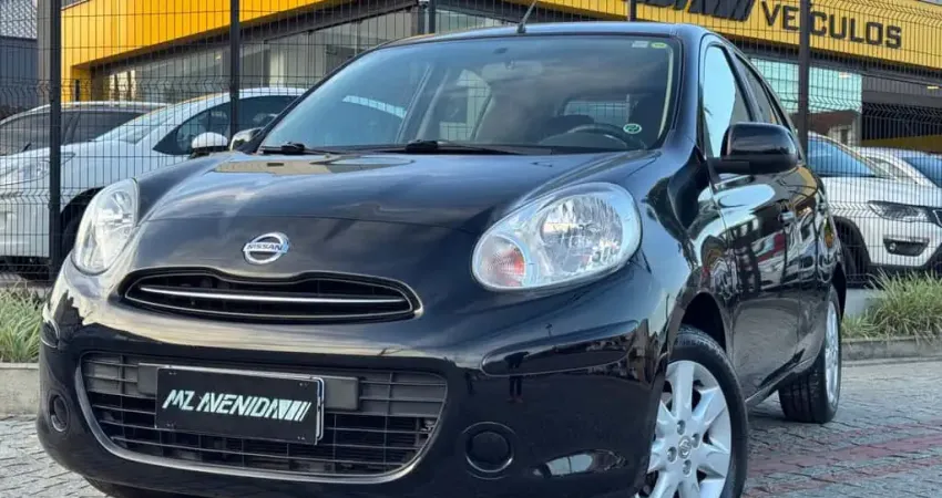 Nissan March SV 1.6 16V Flex Fuel 2012 - Preta - 2011/2012