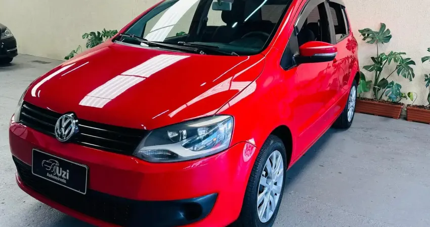 Volkswagem Fox GII 1.0 flex 2013 Completo