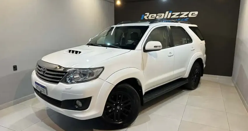 Toyota Hilux SW4 SRV D4-D 4x4 3.0 TDI Dies. Aut