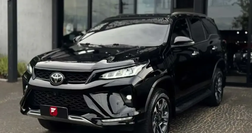 Toyota Hilux sw4 2025 2.8 d-4d turbo diesel diamond 7l 4x4 automático