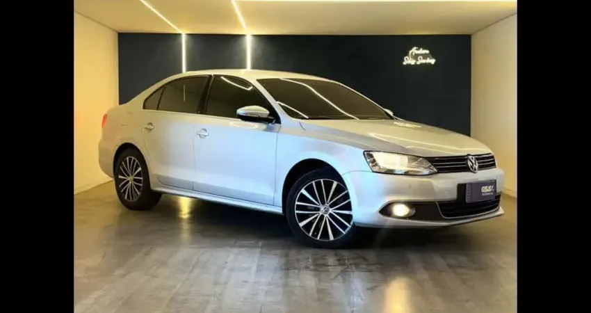 VOLKSWAGEN JETTA Highline 2.0 TSI 16V 4p Tiptronic