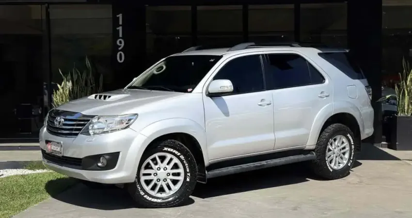 Toyota Hilux sw4 2015 3.0 srv 4x4 16v turbo intercooler diesel 4p automático