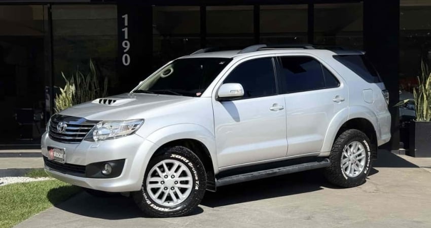 Toyota Hilux sw4 2015 3.0 srv 4x4 16v turbo intercooler diesel 4p automático