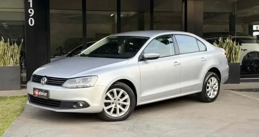 Volkswagen Jetta 2013 2.0 comfortline 120cv flex 4p tiptronic