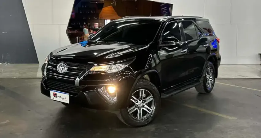 Toyota Hilux sw4 2019 2.7 srv 7 lugares 4x2 16v flex 4p automático