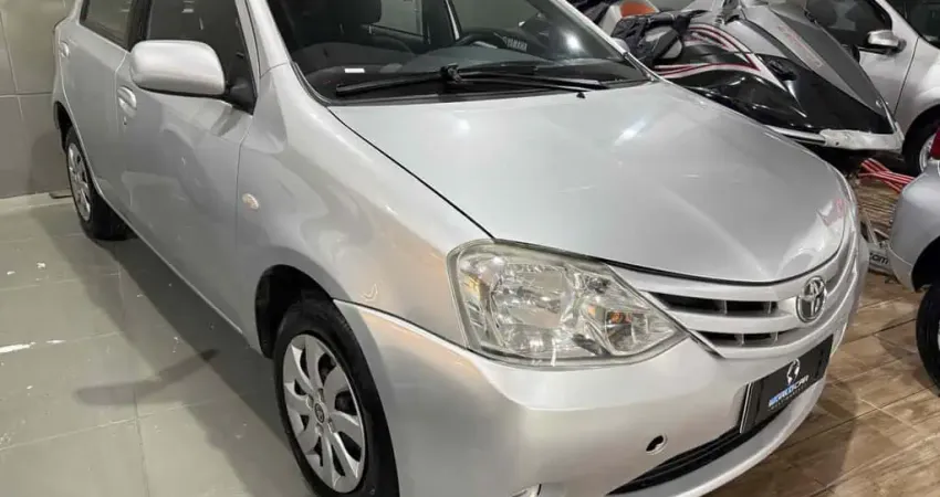 Toyota Etios 2013 1.3 xs 16v flex 4p manual
