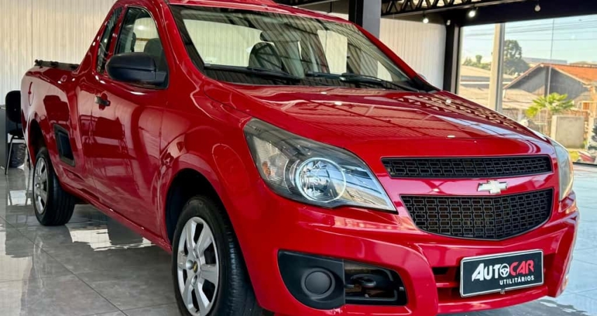 Chevrolet Montana LS - Vermelha - 2014/2014