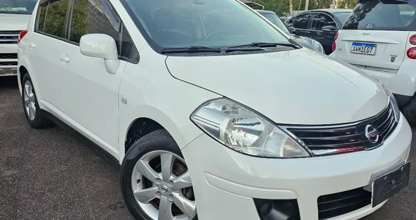Nissan Tiida 1.8 Impecável 