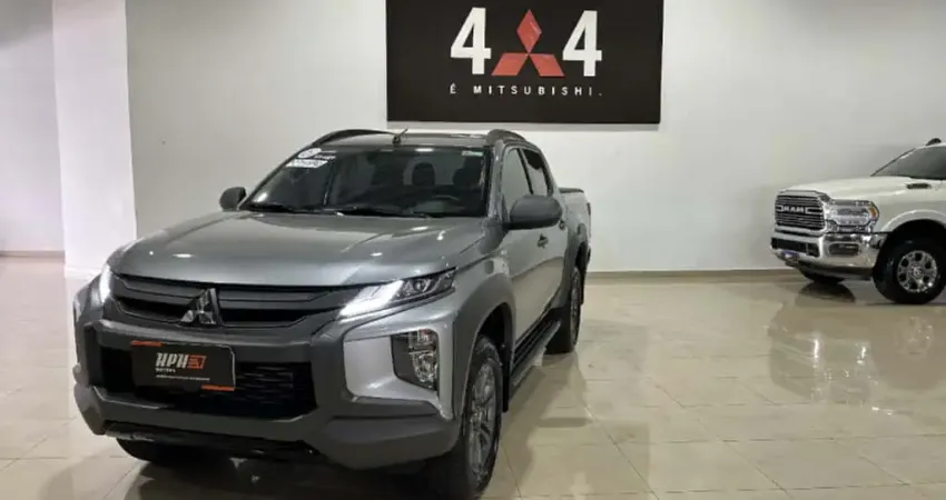 Mitsubishi L200 TRITON 2.4 16V TURBO DIESEL OUTDOOR GLS CD 4X4 AUTOMÁTICO