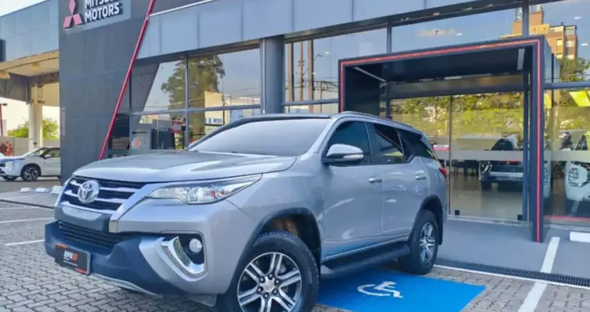 Toyota HILUX 2.7 SR 4X2 CD 16V FLEX 4P AUTOMÁTICO