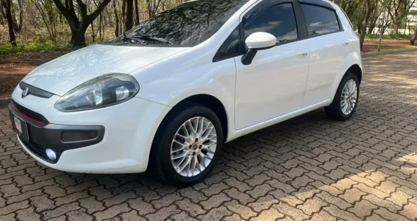 FIAT PUNTO 1.6 ESSENCE 16V FLEX 4P MANUAL