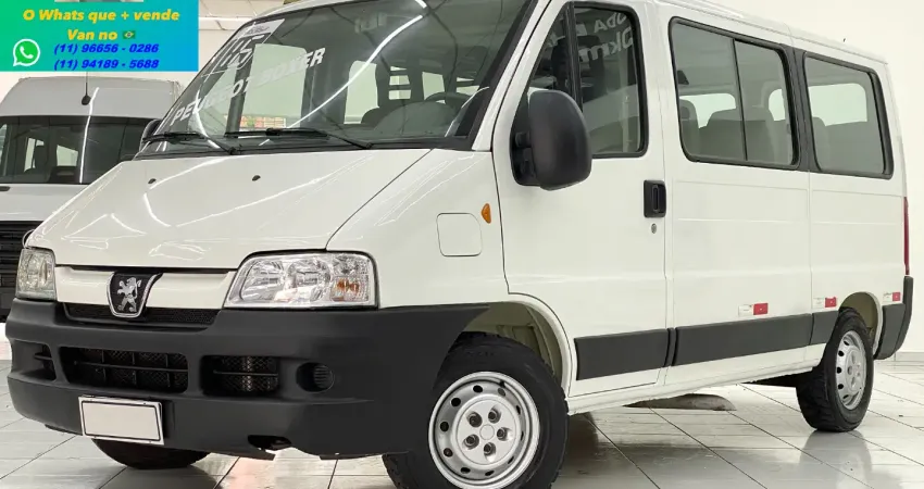 Peugeot Boxer Escolar Passageiro 15 lugares (14+1) Baixa KM Novíssima!!!
