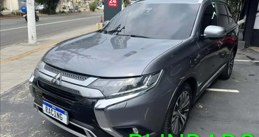 MITSUBISHI OUTLANDER 3.0 Mivec V6 Hpe-s AWD - 2018/2019