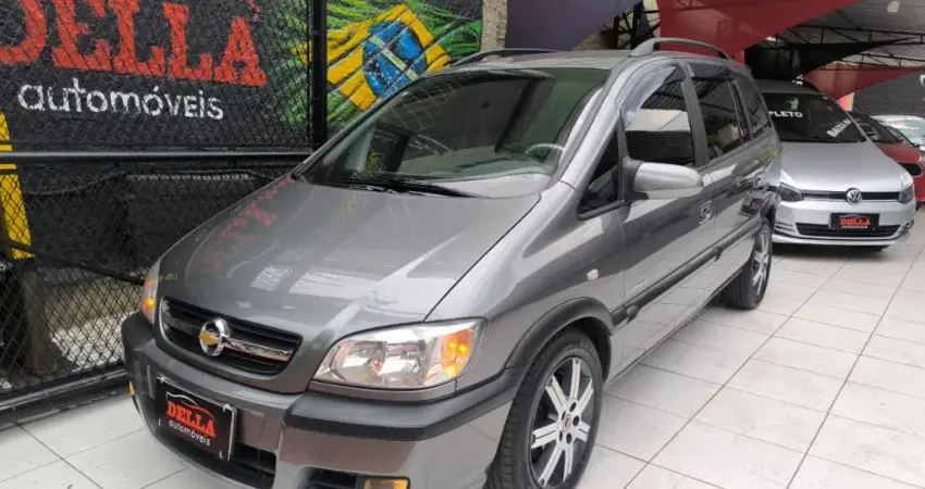 Zafira Elegance 2011 Flex 7 Lugares Carro em raro estado de conservação.