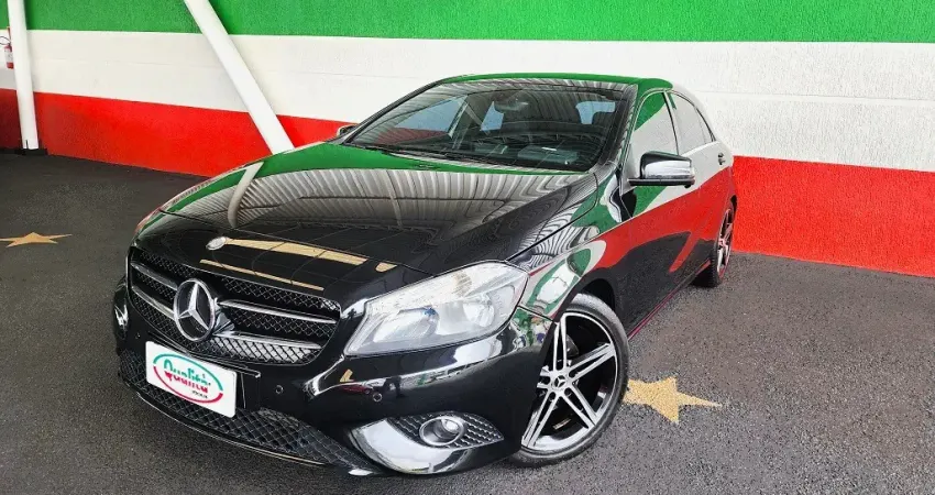 Mercedes A200 Turbo, Câmbio Automático com Controles no Volante ( Paddle Shift ). Com Manual e Chave