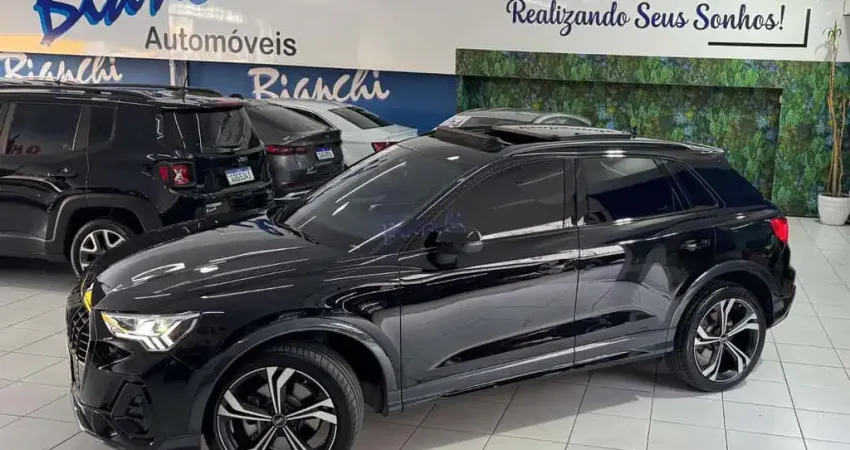 Audi Q3 Perf. Black. 2.0 TFSI Tip. Quat. - Preta - 2023/2024