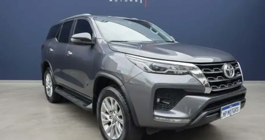 Toyota Hilux sw4 2021 2.7 vvt-i flex srv 7l 4x2 automático