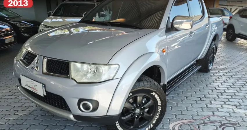 Mitsubishi L200 Triton HPE 3.2 CD Turbo Diesel 4x4 Câmbio manual.