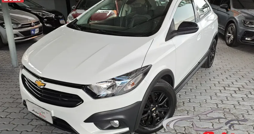 Chevrolet Onix Activ 1.4 Flex Câmbio manual. Carro de único dono.