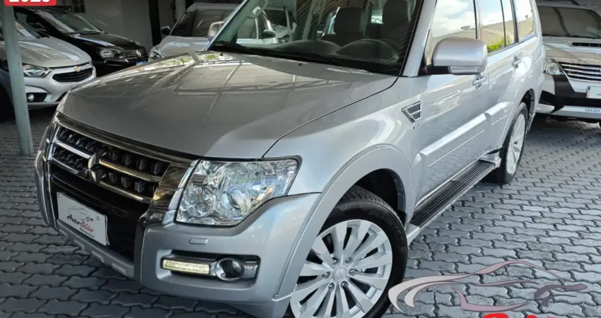 Mitsubishi Pajero HPE 4x4 3.2 Turbo Diesel Cambio AT5 - 7 lugares.