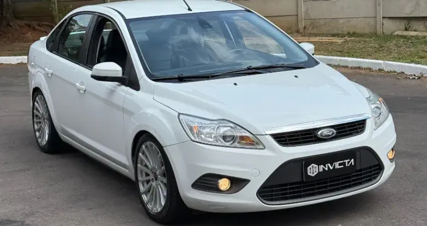Ford Focus 2.0 GLX Sedan Manual (Em excelente estado de conservação)