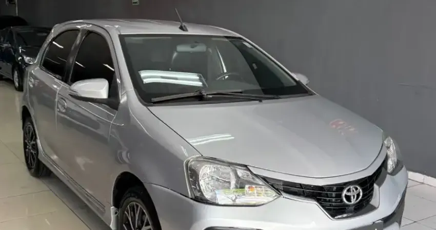 Toyota Etios 1.5 Platinum Automático Flex
