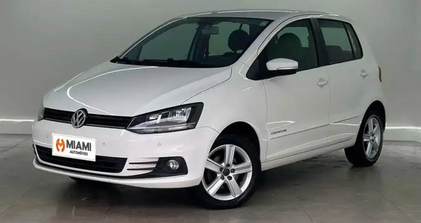 Volkswagen Fox Comfortline 1.0 - Branca - 2014/2015