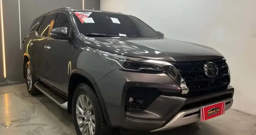 Toyota Hilux sw4 2024 2.8 d-4d turbo diesel diamond 7l 4x4 automático