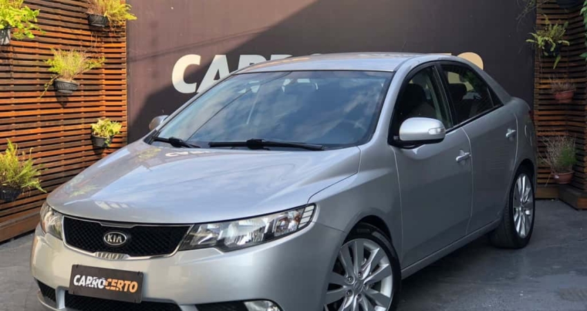 Kia Motors Cerato 1.6  Mec. 2010 Gasolina   Corre Conferir