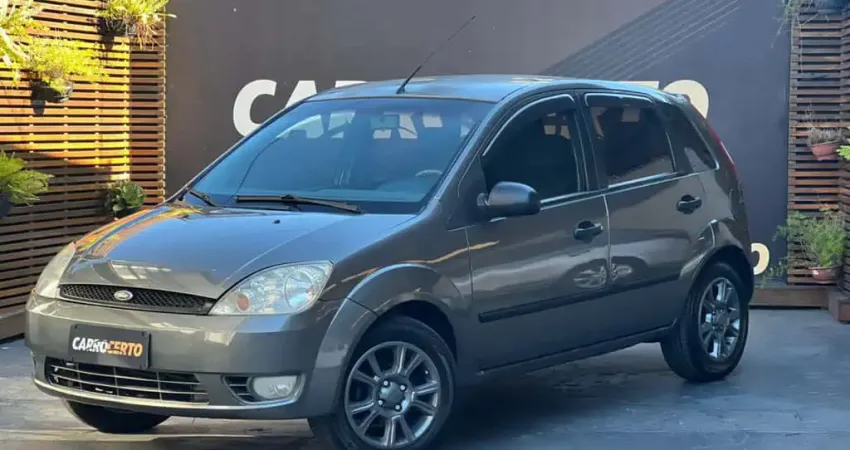 Ford Fiesta Street/ Action 1.0 8v 5p 2004 Gasolina