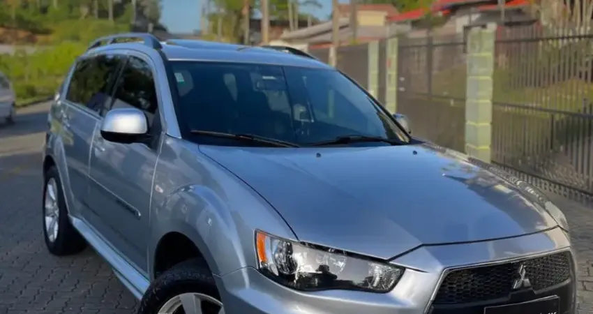 MITSUBISHI OUTLANDER 3.0 GT 4X4 V6 2012 AUTOMATICA.