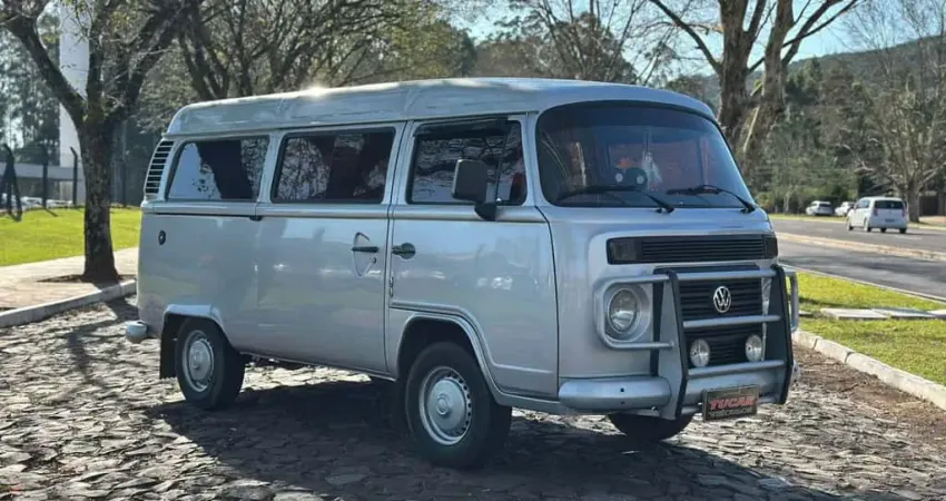 VOLKSWAGEN KOMBI Standard 1.4 Mi Total Flex 8V
