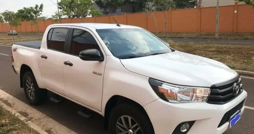 TOYOTA HILUX 2.8 STD 4X4 CD 2019